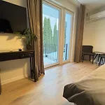 200m Od Promenady, Slowackiego 25a