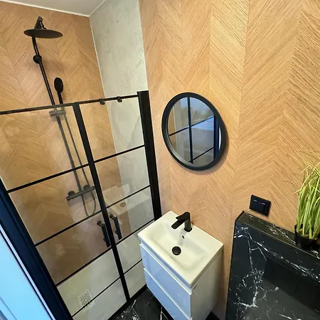 200m Od Promenady, Slowackiego 25a