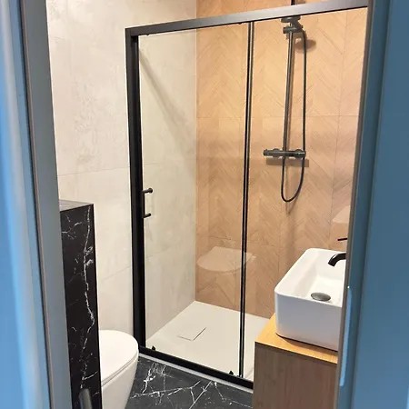 200m Od Promenady, Slowackiego 25a シフィノウイシチェ